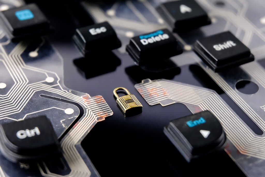 Comparison of Qualitative & Quantitative Approaches to Cybersecurity Risk Assessment