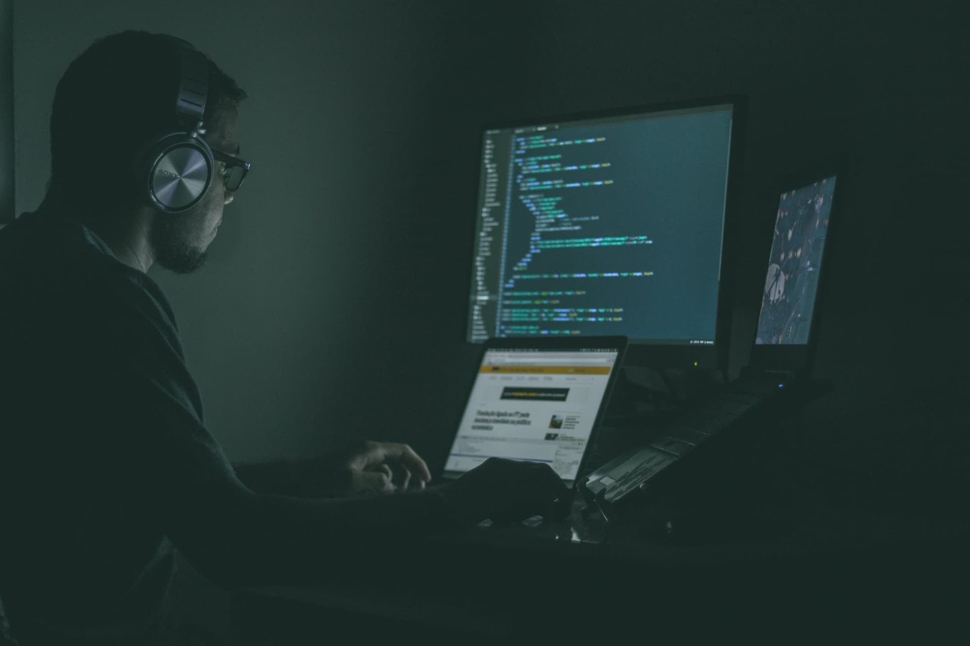 Stay Secure: Top 10 IT Security Threats and Atlant Security's Response Stay Secure: Top 10 IT Security Threats and Atlant Security's Response